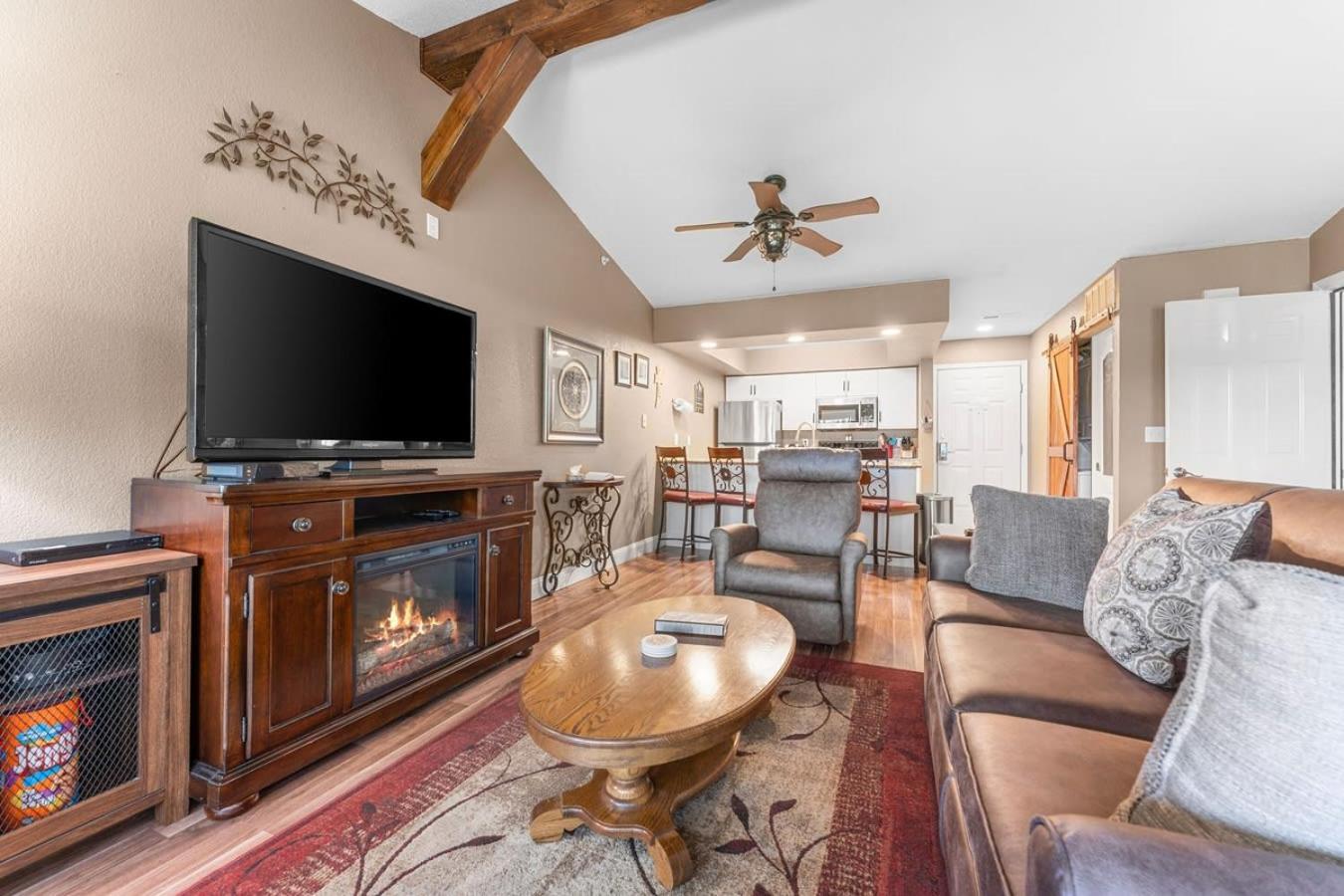 Penthouse Thousand Hills Golf Front Condo With Pool Close To 76 And Sleeps 8 Branson Exterior foto